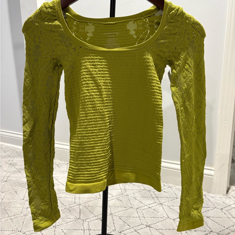 Free People Intimately Free Gorgeous lacy form fitting top in Guacamole color!!